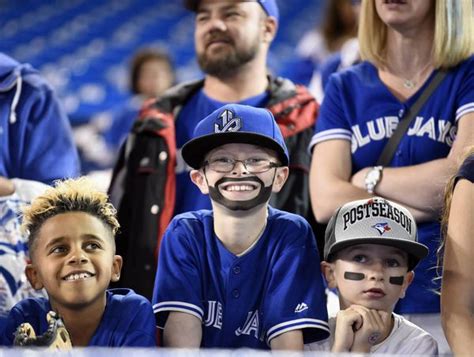 In Photos Toronto Blue Jays Play To A Sold Out Crowd During Their Home