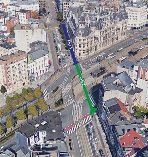 Dinsdag verzamelden de antwerpse touraanbieders onder een lentezonnetje od grote markt om een samenwerkingsverband te ondertekenen #antwerptoursassociation als schepen. Aanleg nieuwe fietsoversteek aan Nationale Bank start nu ...