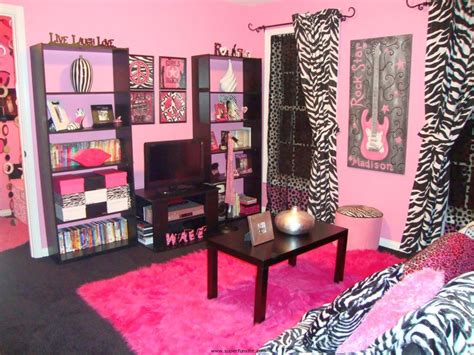 amazing pink  black bedroom decor