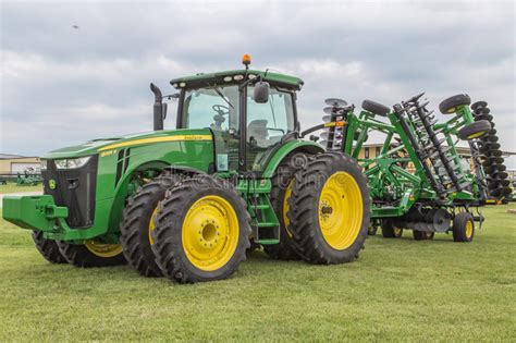 All Wheel Drive John Deere 8285r Farm Tractor Editorial Photography