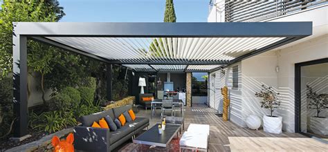 Pergola bioclimatique : la solution pour une terrasse protégée