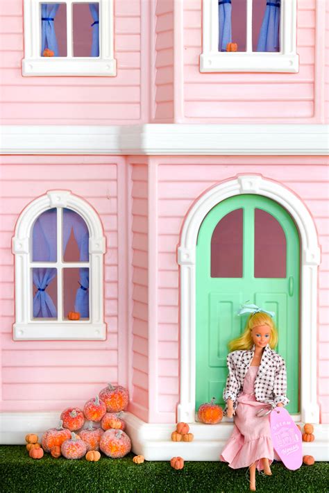 Fall Barbie Dream House Wallpaper Downloads • PMQ for two