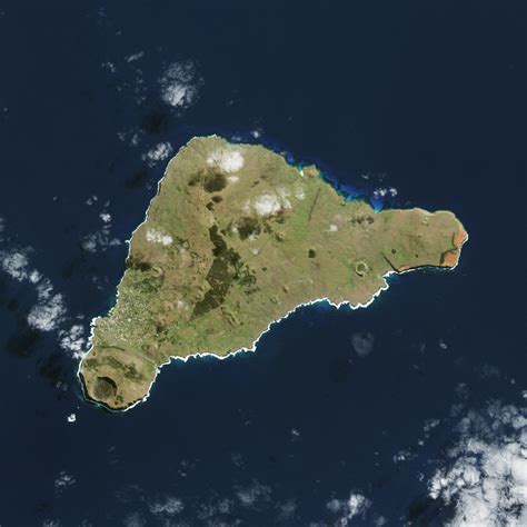 Easter island is a polynesian island in the southeastern pacific ocean. Easter Island : Image of the Day