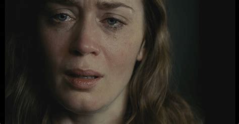 The Girl On The Train Emily Blunt Is All Shook Up In Latest Trailer