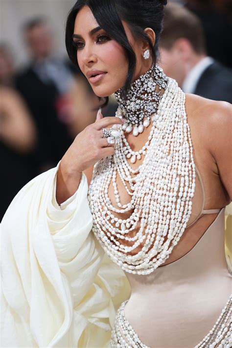 kim kardashian s met gala 2023 schiaparelli dress has 50 000 pearls