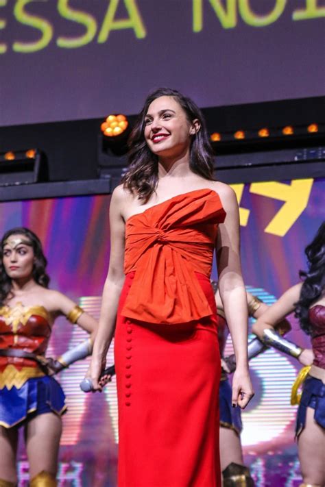 Gadot was of course in san diego to promote justice league, and wonder woman ii was officially announced as well. Gal Gadot - "Wonder Woman" Panel at Argentina Comic Con in ...