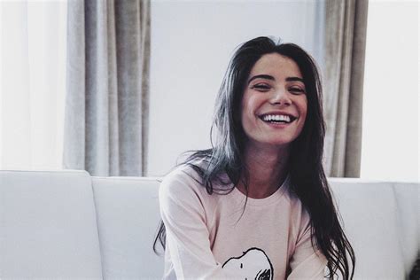 Só por hoje, esqueça o relógio. Carolina Carvalho revela preferência de "mood" para vestir ...