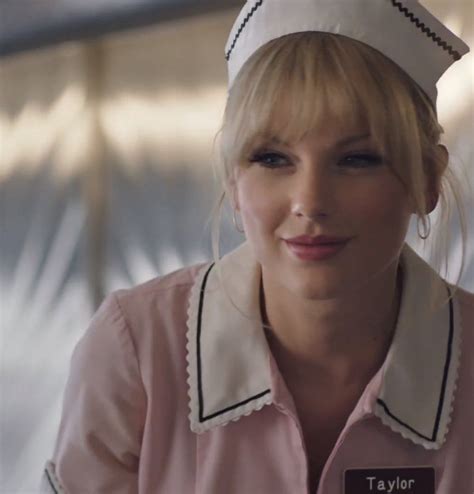 Taylor In A Capitalone Commercial Taylor Swift Pictures Taylor