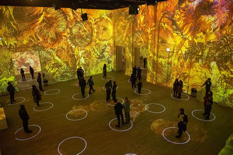 Immersive Van Gogh Exhibit 21c Chicago