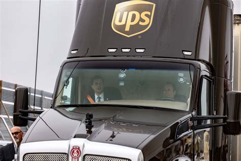 Ups Public Affairs On Twitter The Usdots Secretarypete And Fmcsas