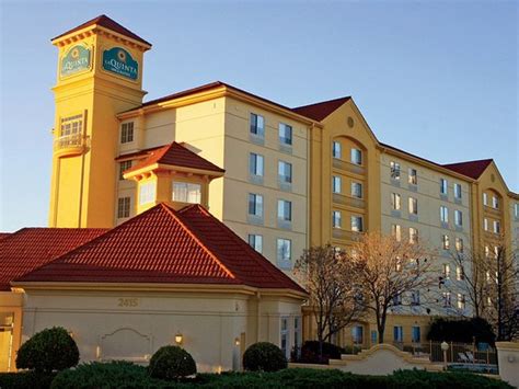 Exteriorview Picture Of La Quinta Inn And Suites Atlanta Ballpark At