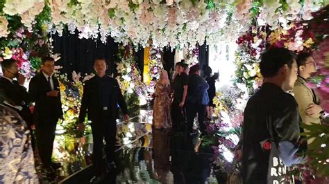 Cut ratu meyriska, yang dikenal dengan nama cut meyriska (lahir di medan, 26 mei 1993; Wedding Roger Danuarta dan Cut Meyriska ~ Proses persiapan ...