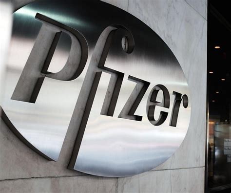 Pfizer's vaccine is the first on the market that consists of actual genetic information from a virus in the form but pfizer is holding back a little. La historia de Pfizer y su proceso para encontrar una ...