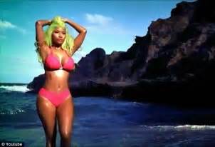 Nicki Minaj Starships Video Singer Shows Off Her Hourglass Figure In Swimsuit Daily Mail Online