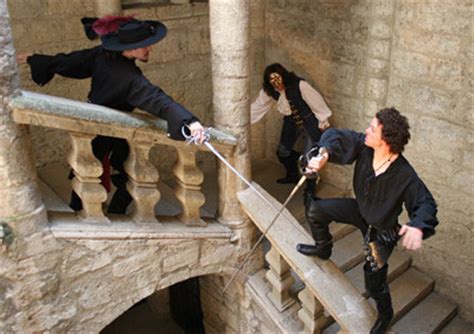 Escrime artistique, de spectacle, de théâtre ou de cinéma. Escrime artistique: Pour tout apprendre au sujet de l ...