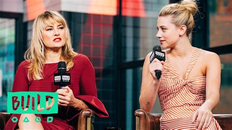 Lili Reinhart And Mädchen Amick On Playing A Mother And Daughter At Odds Youtube