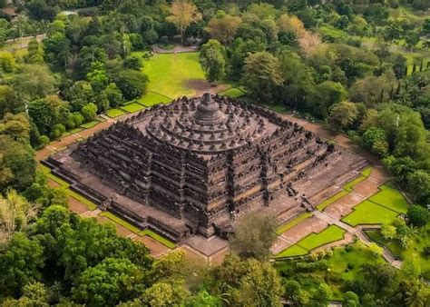 Menjelajahi Keindahan Candi Borobudur Pesona Sejarah Dan Budaya Di Tengah Jawa Tengah