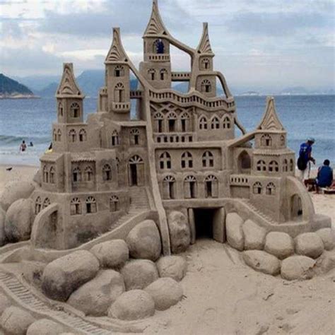 13 Amazingly Intricate Sandcastles