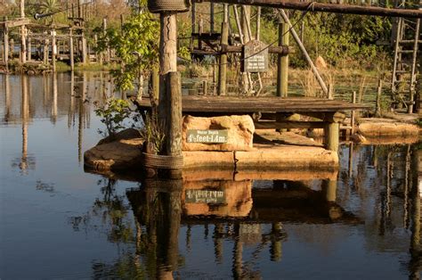 Seph Lawless Takes Creepy Photos Of Abandoned Disney Water Parks