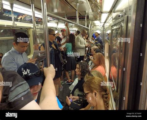 Crowded New York City Subway Hi Res Stock Photography And Images Alamy