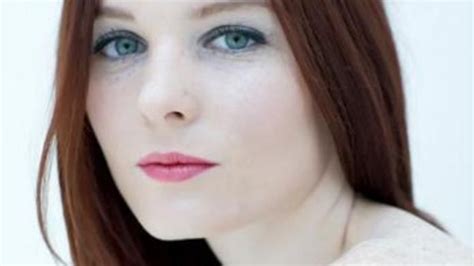 The Super Pale Girl S Makeup Guide To Glowing Skin Pale Lips Pale Skin