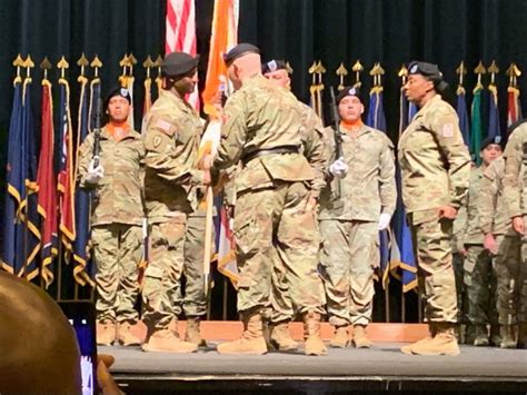 106th Signal Brigade Welcomes New Commander At Change Of Command