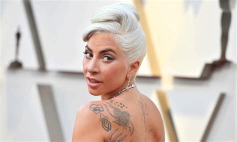 Elena tsagrinou, lady gaga (mashup by stelios christou). Lady Gaga se tiñe ¡eso de ahí de rubio! Y no es el pelo ...