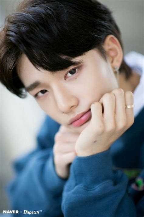 If hes got anything now, it's probably a two pack. Stray Kids Hyunjin Dispatch Kpop | Gambar, Orang, Mixtape