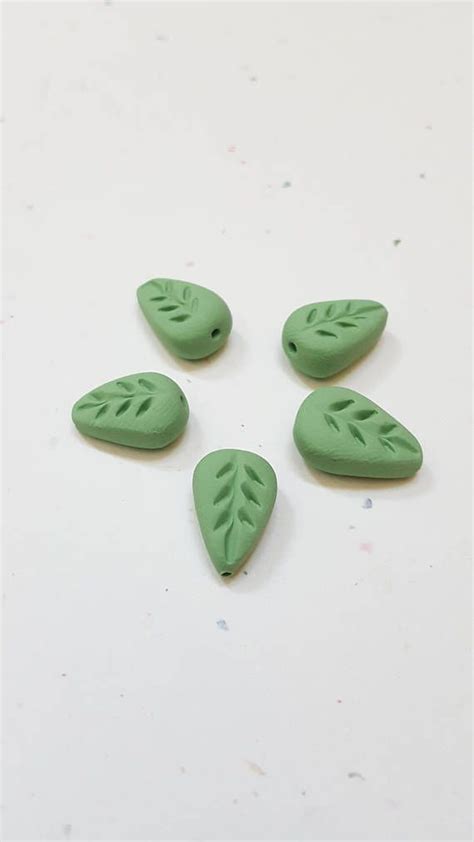 Leaf Beads Light Green Set Of Five 14mm Polymer Clay Leaves Etsy
