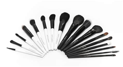 I just came across this this ebay listing for a camel hair brush. Natural vs Synthetic Makeup Brushes - Frends Beauty Blog