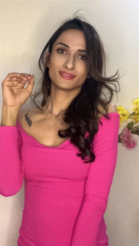 Alisha Thakur Indian Transsexual Escort In New Delhi