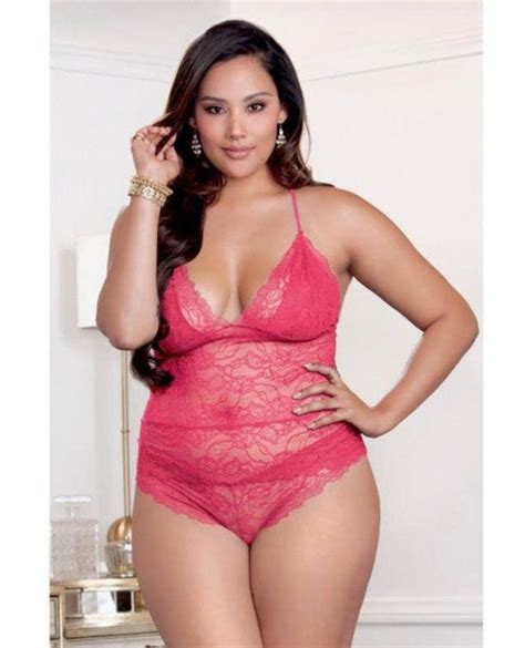If Youre Short And Curvy Try These 5 Hot Lingerie Pieces Chrystal Bougon Yourtango