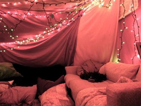 How To Keep The Kids Inside Entertained Chwv Blanket Fort Cool