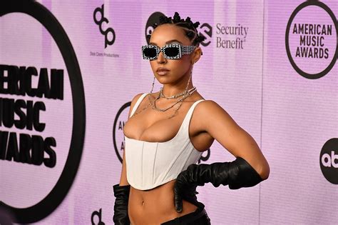 Tinashe Flashed Her Tits At American Music Awards 2022 8 Photos