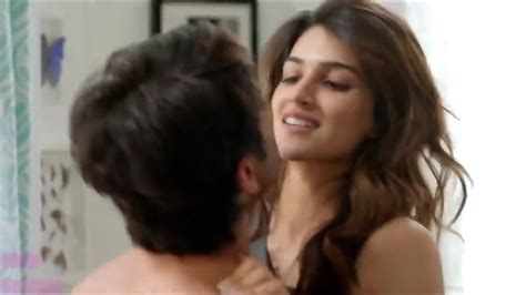 Hot Kriti Sanon Kissbest Kissing Scenehot Sex Videoshot Whats Up