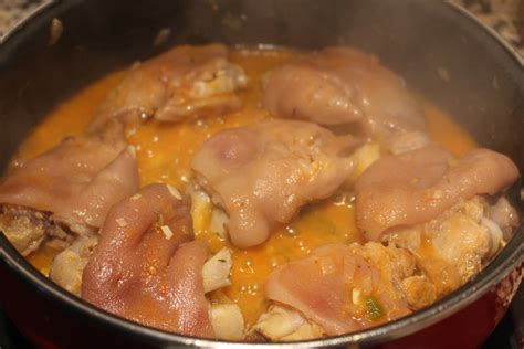 Preparación de las manitas de cerdo. cocina-tradicional.es | Manitas de cerdo al estilo andaluz