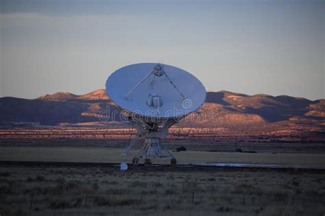 Radiotelescopes At The Very Large Array The National Radio Observatory