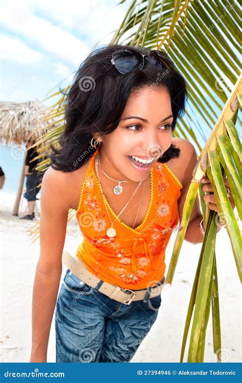 Schöne Karibische Frau Stockfoto Bild Von Freiheit Paradies 27394946