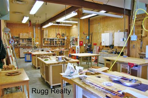 Sun City Texas Woodworker’s Shop Sells Homes