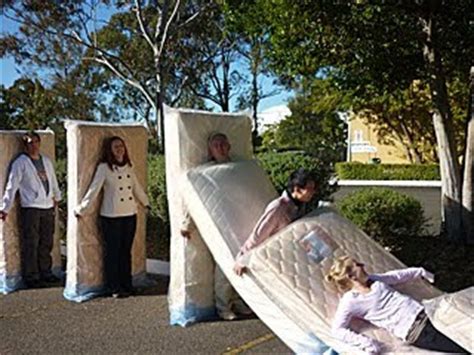 If you sleep on a mattress that's too hard, you'll wake up with fatigue and soreness on your pressure points (shoulders, hips, heels). Worlds Largest Human Mattress Dominoes in Australia set ...