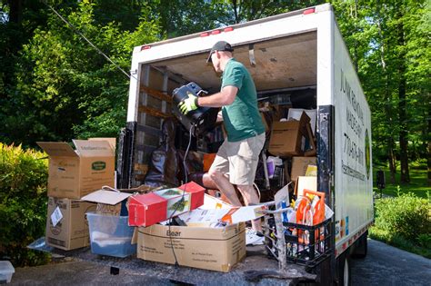 Avoid These Mistakes When Hiring A Junk Removal Service Tapeo 29