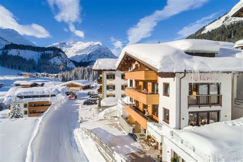 Het heeft kamers met gratis wifi en een panoramisch uitzicht op de bergen. Was Sie Wissen sollten - MATS LECH ALPENQUARTIER