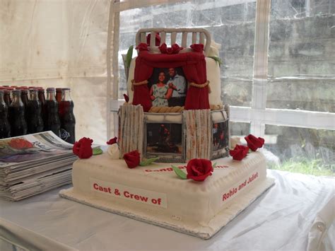 Romeo and juliet style shoot. Novelty Cake Designs: Rohio and Juliet Cake (balcony and ...