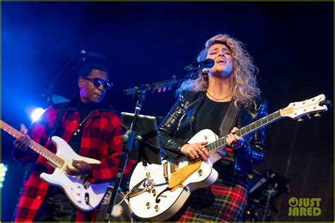 Full Sized Photo Of Tori Kelly Performed Christmas Concert With