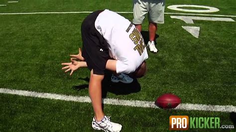 How To Long Snap The Football With Ben Fuller Plus Position Lesson 12 Snapping Youtube