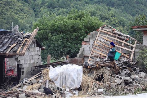 Learn how to prepare yourself and your family in the event of a flood. China Raises Emergency Level as Heavy Rain Triggers Floods