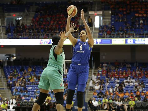 Net worth of liz cambage: How Liz Cambage Broke The WNBA's Scoring Record ...