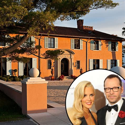 Jenny Mccarthy And Donnie Wahlberg Honeymooning In Hudson Valley E Online