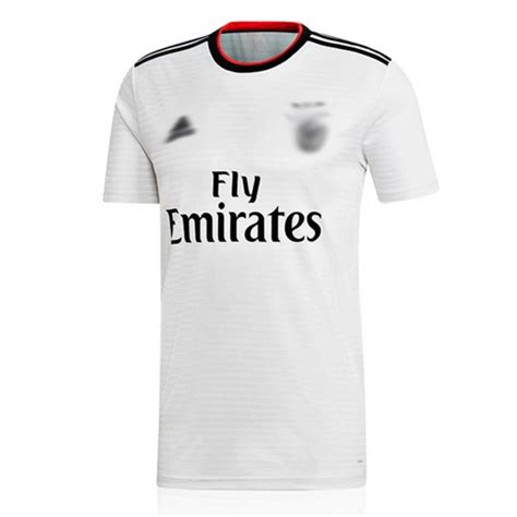 Camiseta roja, 100% algodón con la evolución de los logos del sport lisboa e benfica al longo del tiempo estampada. 21€ | Camiseta Benfica Barata 2018 2019 | Envío gratis