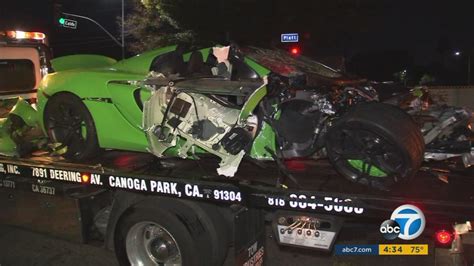 Police Searching For Car Involved In Woodland Hills Crash With Mclaren